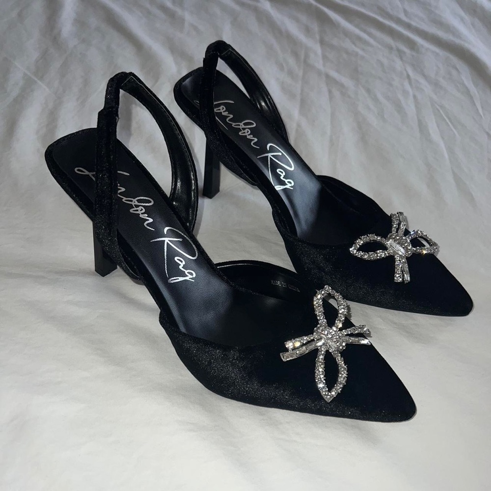 NEW WITH TAGS holiday christmas winter embellished velvet slingback heel